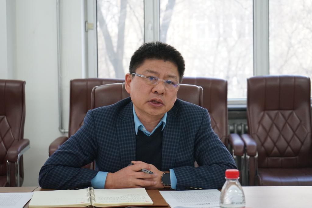 院长房俊龙领学